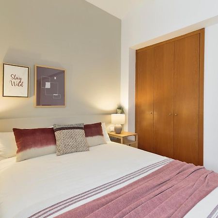 Click&Flat Sugranyes Apartman Barcelona Kültér fotó