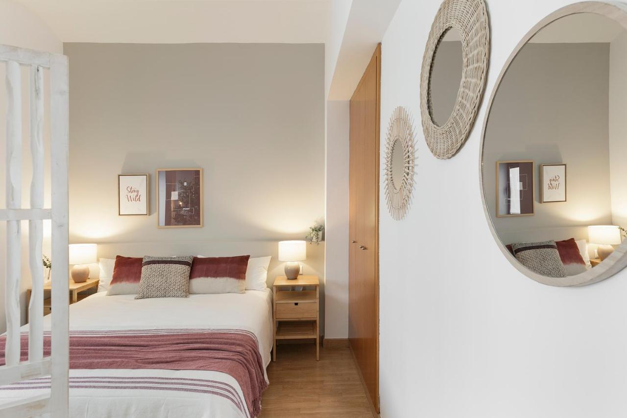 Click&Flat Sugranyes Apartman Barcelona Kültér fotó